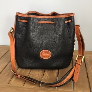 Dooney & Bourke Vintage Navy/tan bucket!